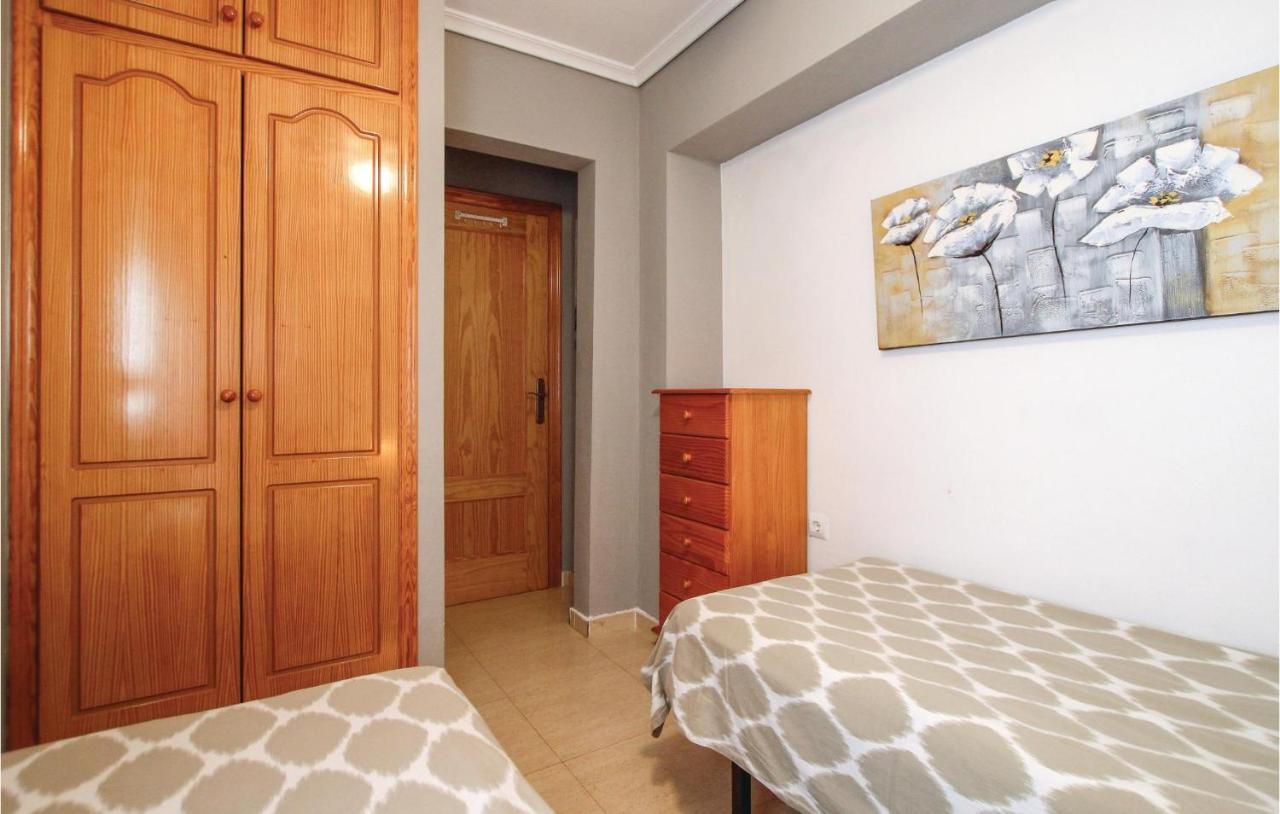 Stunning In Gran Alacant, St, Pola With 2 Bedrooms, Outdoor Swimming Pool And Swimming Pool Сasa de vacaciones Puerto Marino