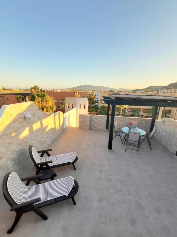 Apartamento ático En Primera Línea Con Piscina Privada! *