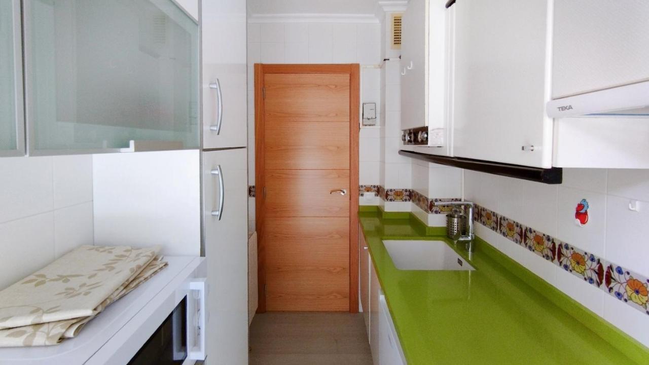 Con Piscina Y Wifi A 100 Metros De La Playa En Apartment