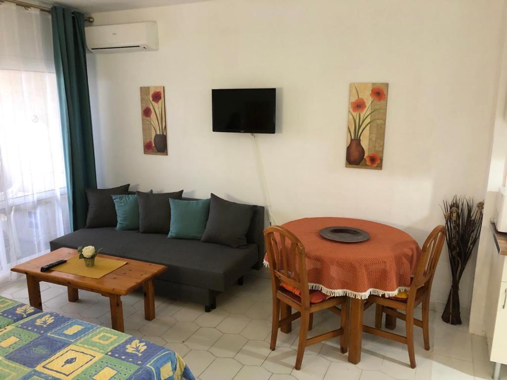 Benalbeach Aniko Apartamento