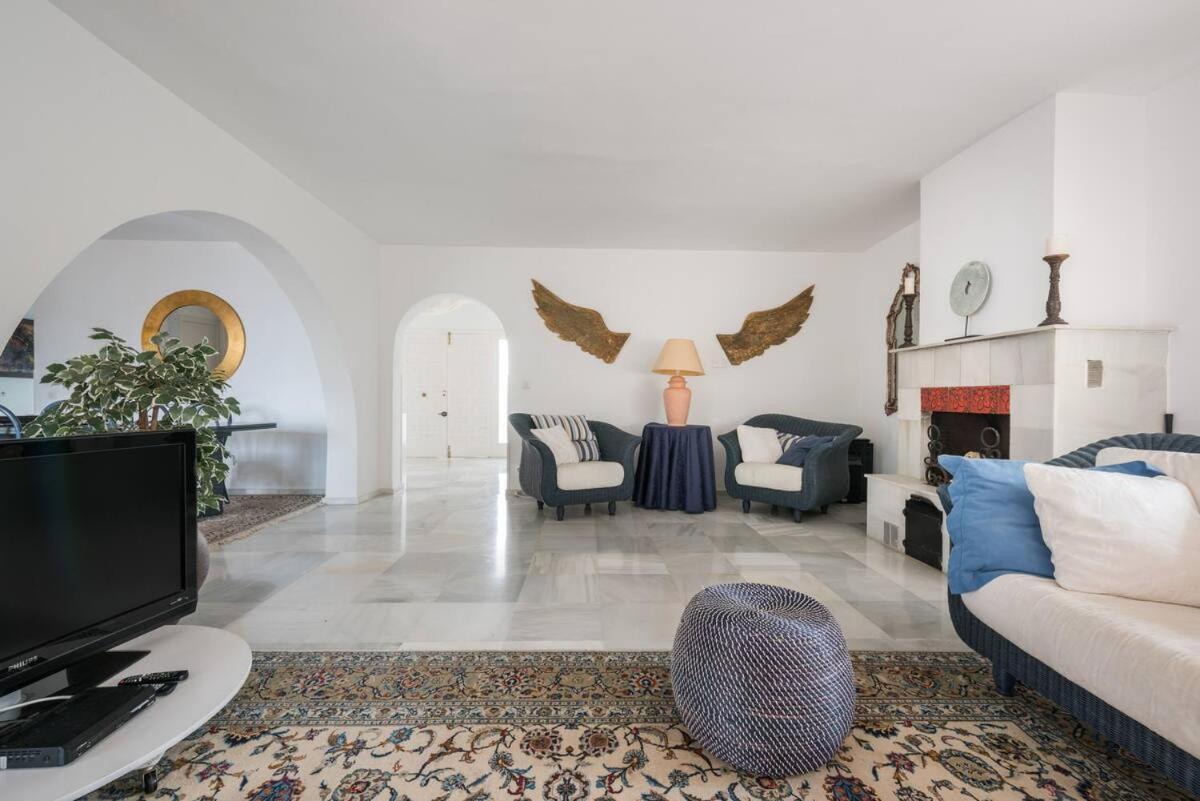Mimosa Villa