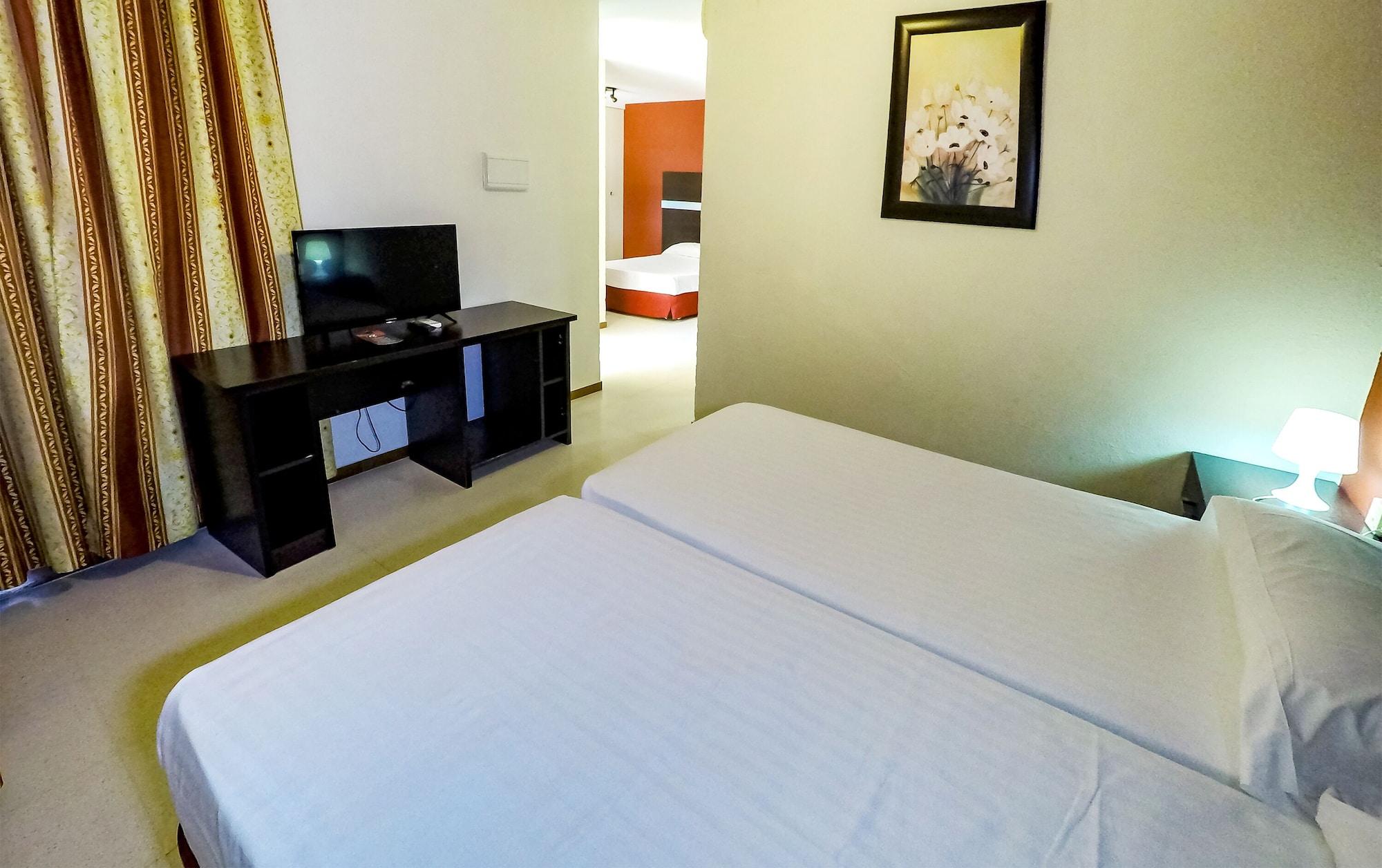 Jm Jardin De La Reina Hotel 3*