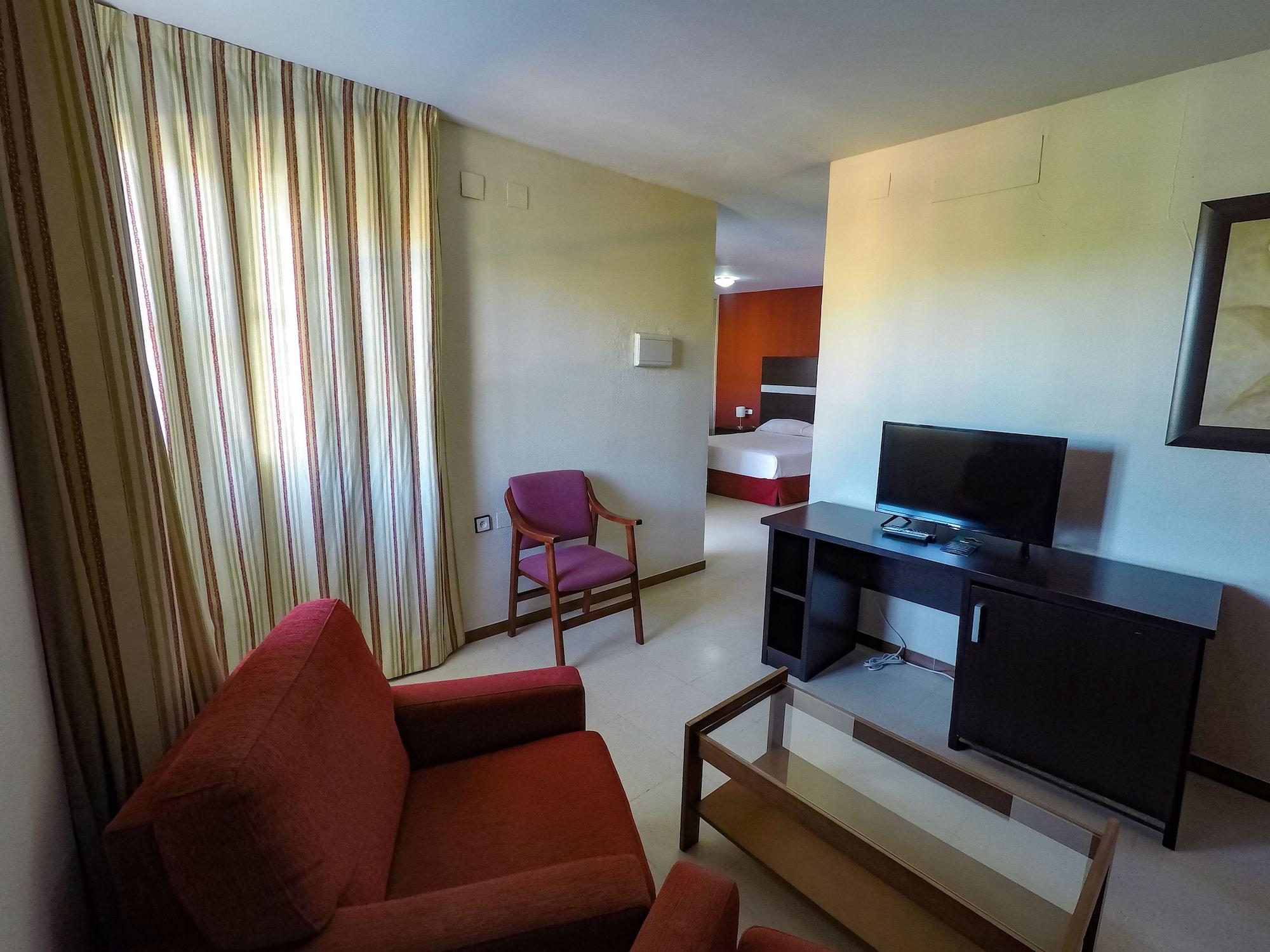 Hotel Jm Jardin De La Reina Guillena