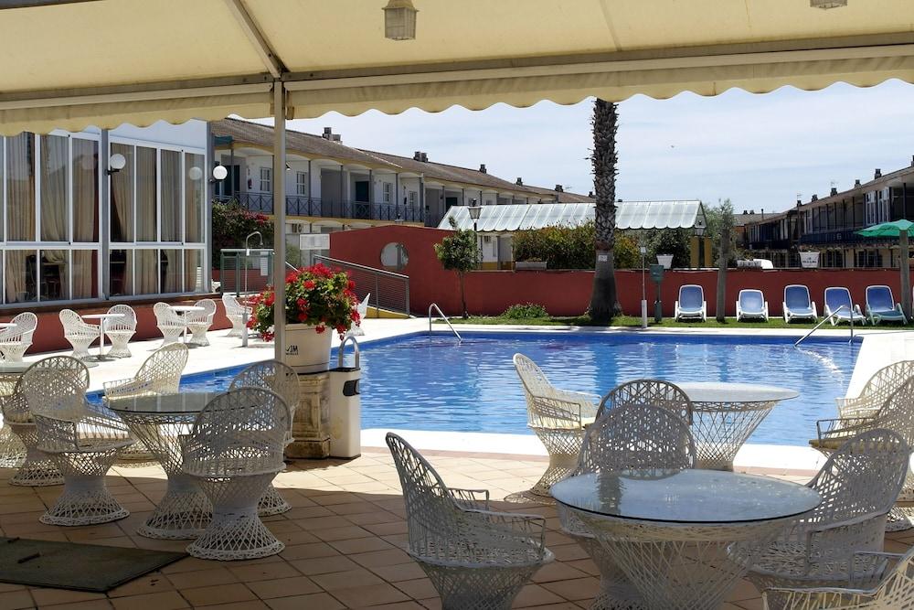 Hotel Jm Jardin De La Reina Guillena