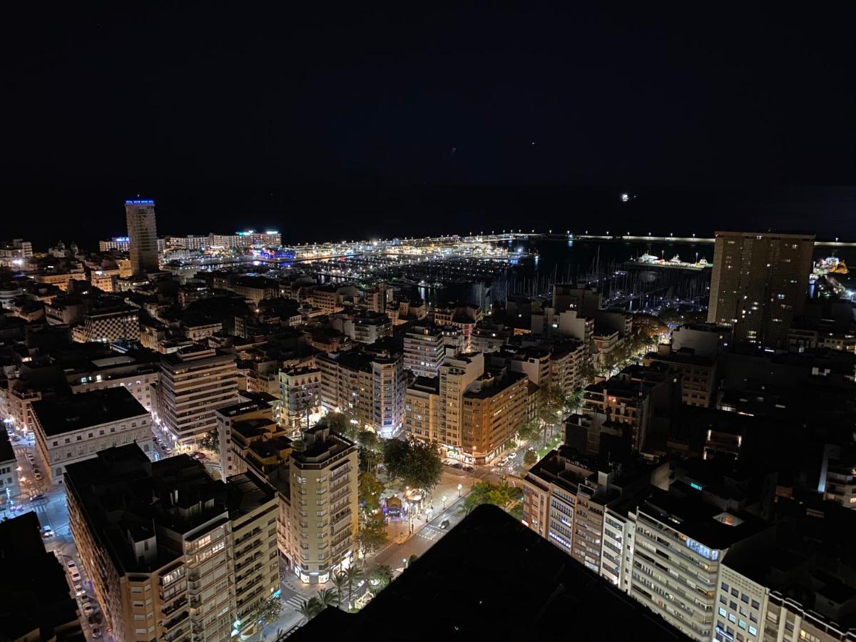 Luxury & Sea View Apartment *