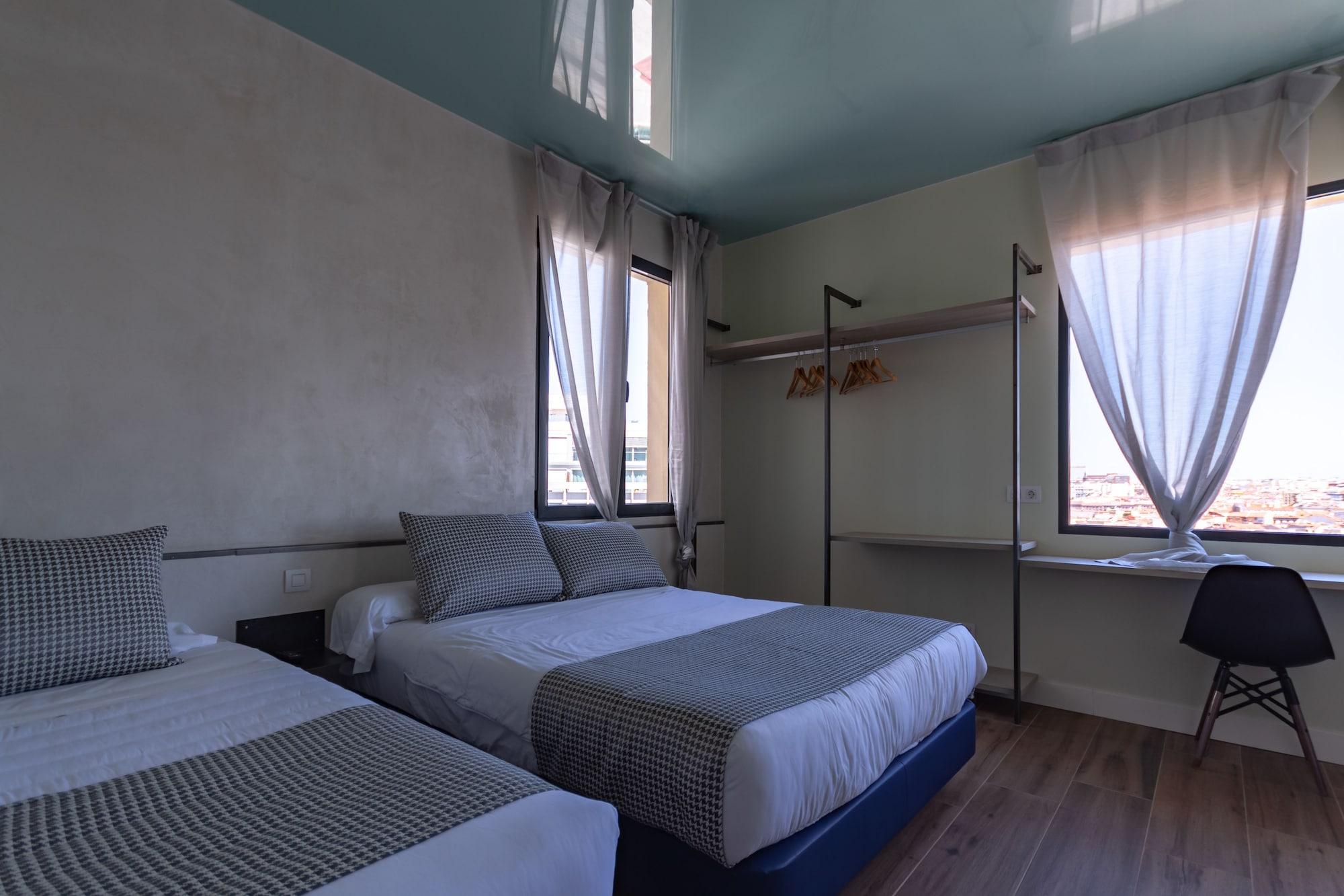 Hostel Charlotte-gran Via *