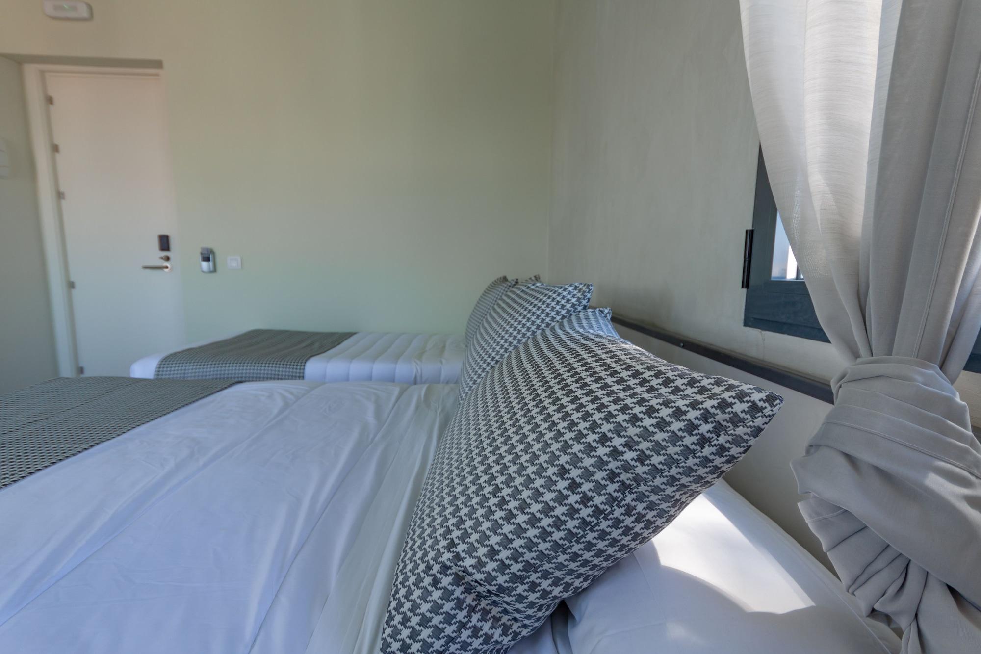 Charlotte-gran Via Hostel *