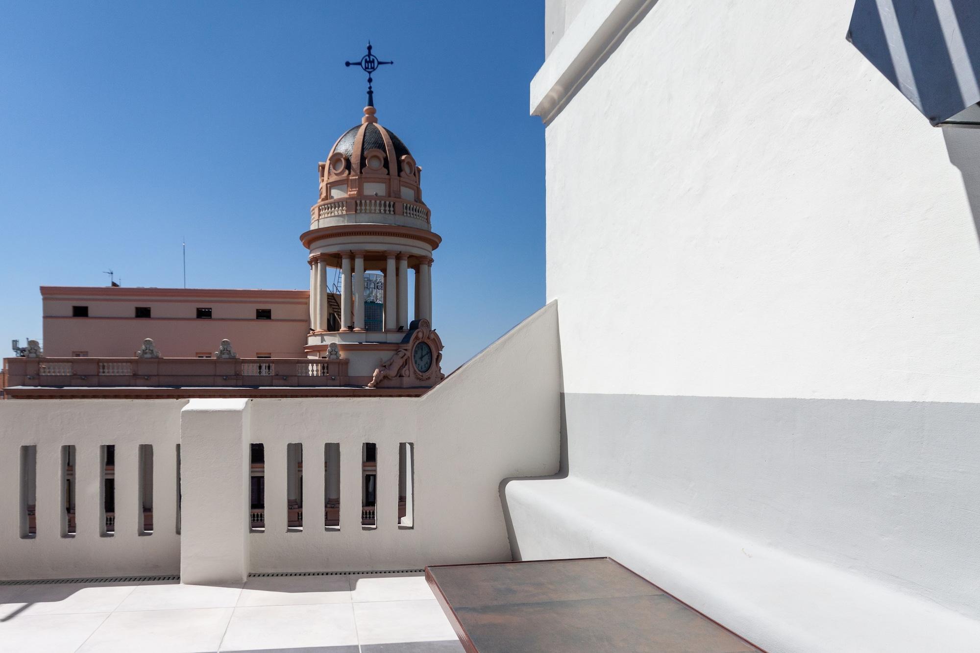 Charlotte-gran Via Hostel