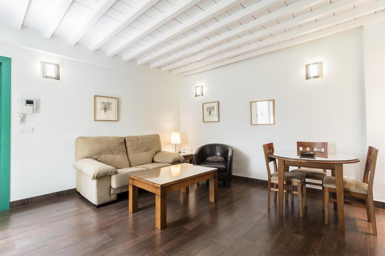 Laurel Apartment *