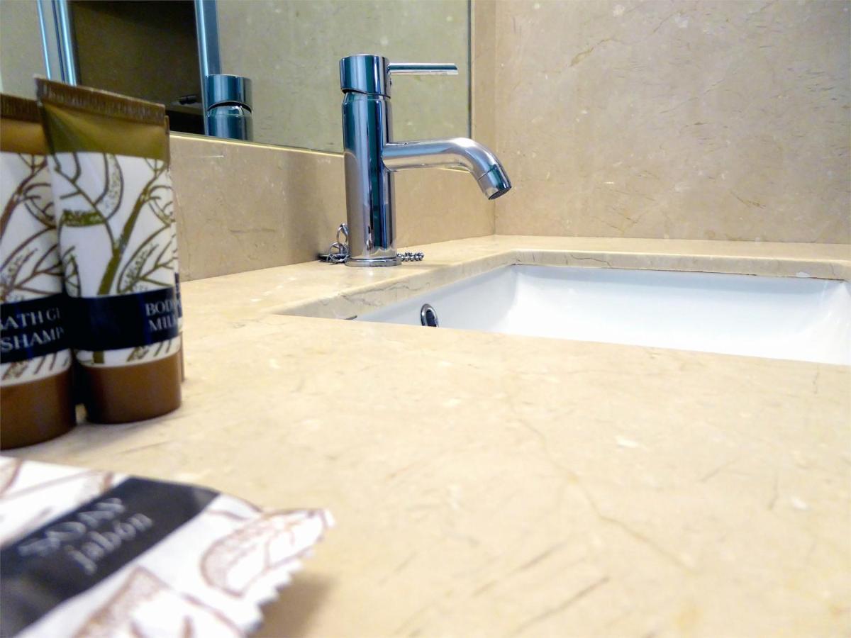 Laurel Apartment *
