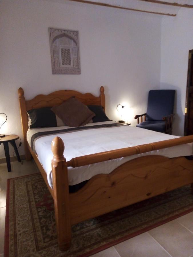 Casa En La Plaza, Vivienda Rural * Hinojares