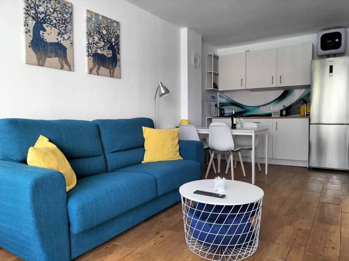 Sunny Tanife By Yumbo Apartment
