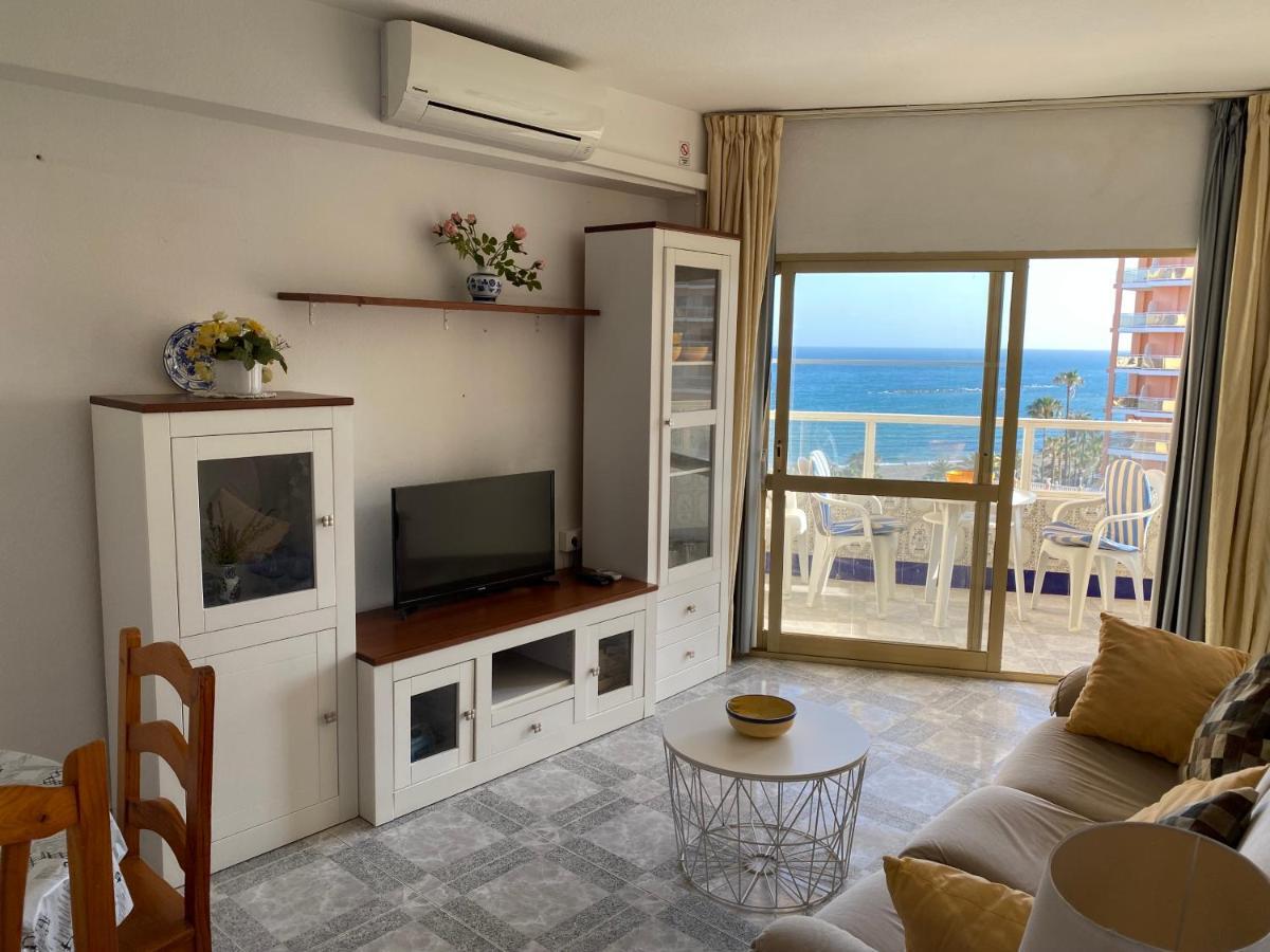 Apartamento Cozy With First Line Seaview In Perfect Location, Near The Marina Benalmádena