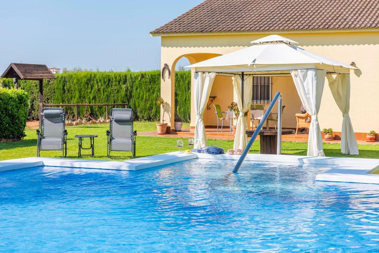 Casa De Noa Bonita En La Campiña De Sevilla *