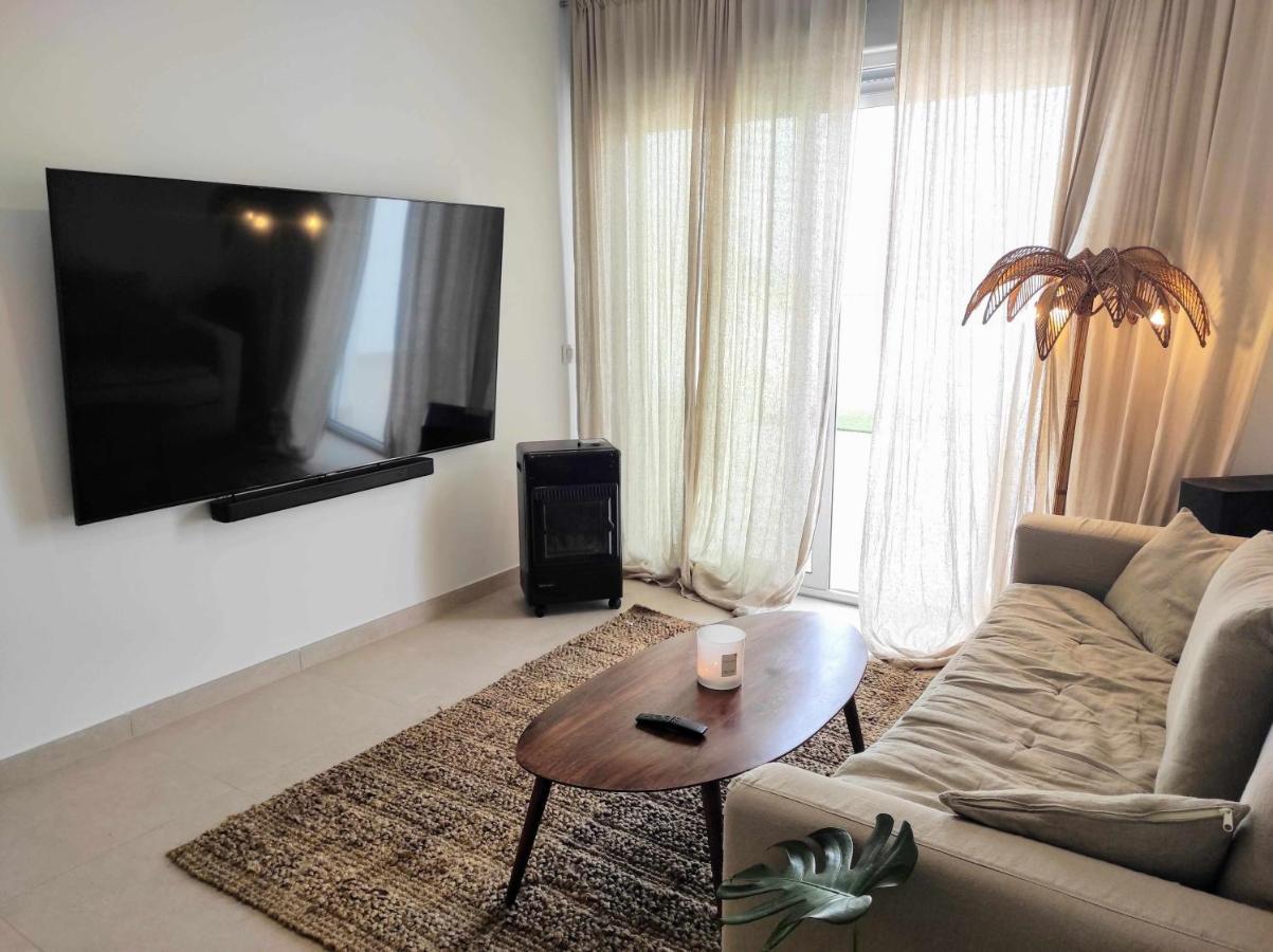 Precioso Atico En Edificio Nuevo Juzgado Apartment