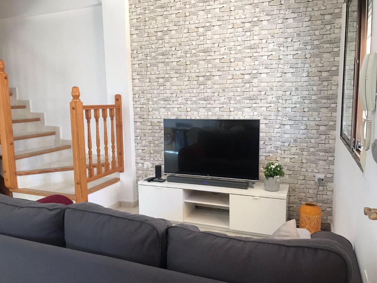 Nice House With Amazing Swimming Pool/ Just 5 Min From Beach *