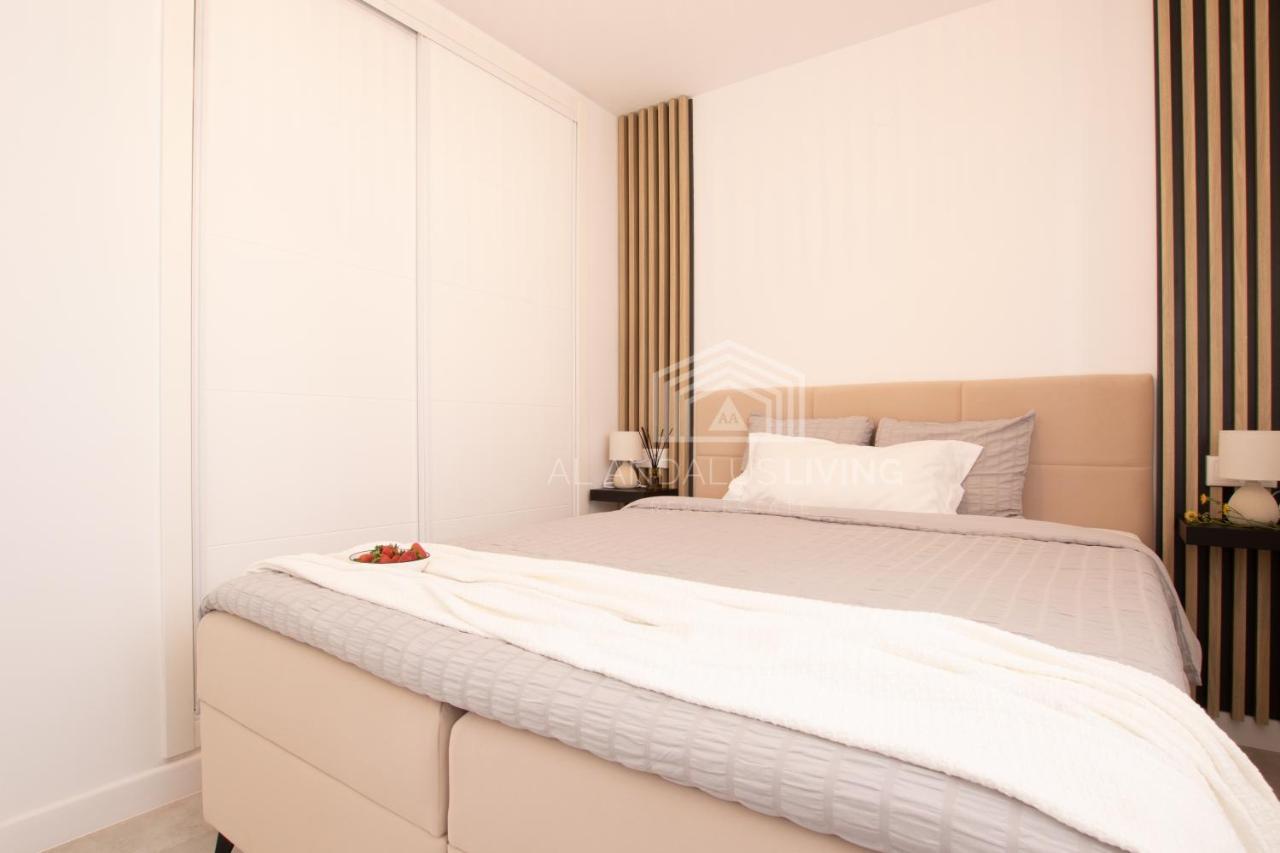 Apartamento Panoramic Sea Views And Direct Access To The From The Community In Torrenueva Málaga