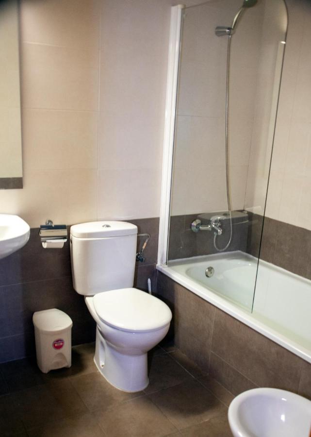 Apartment 4 *