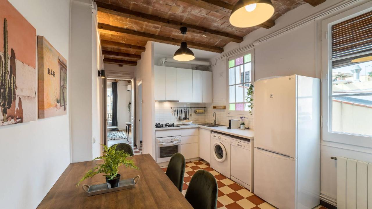 21per1020 - Cozy In De Gracia Apartment
