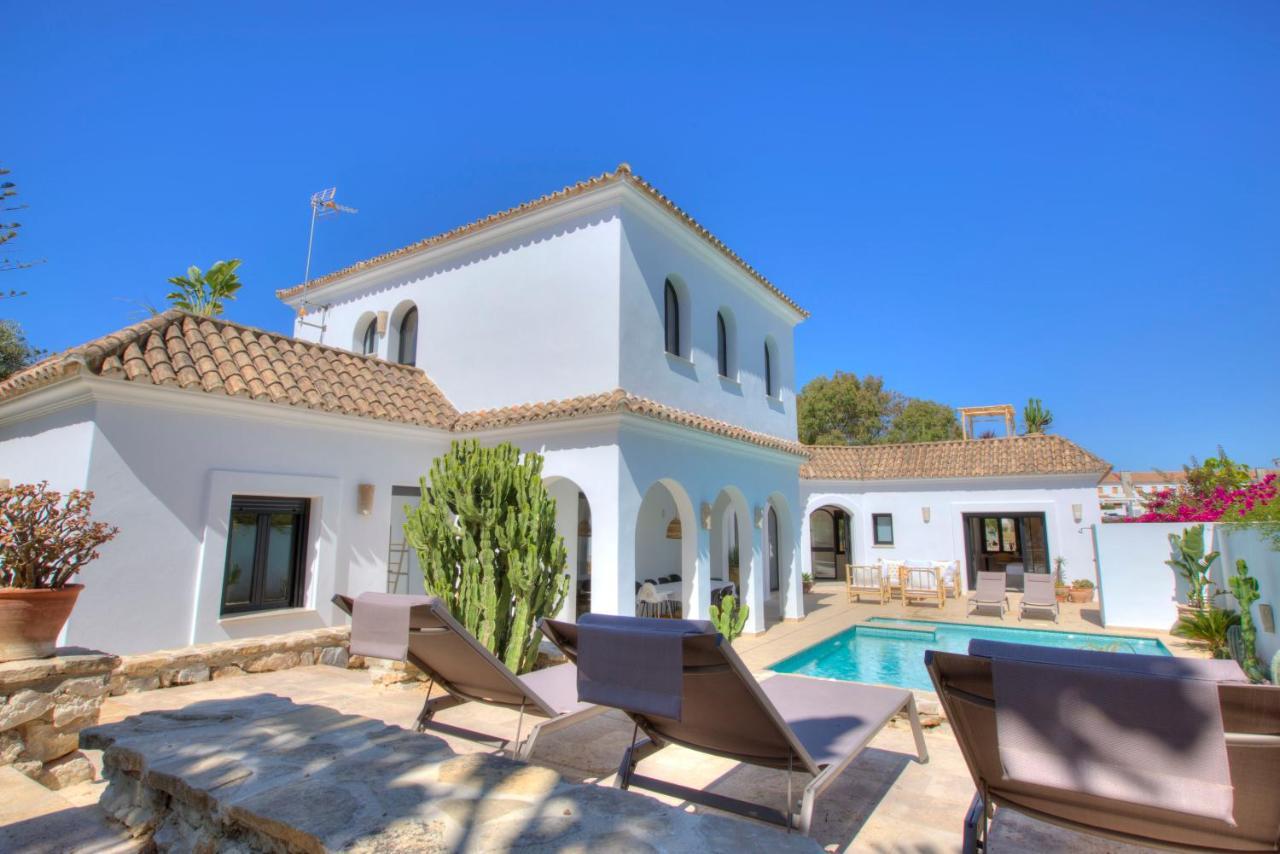 Mas Tranquila - A Stylish With Pool 150 M From The * Conil De La Frontera