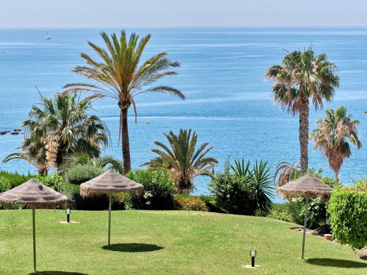3 Pool View, Terrace, Garden Apartment *