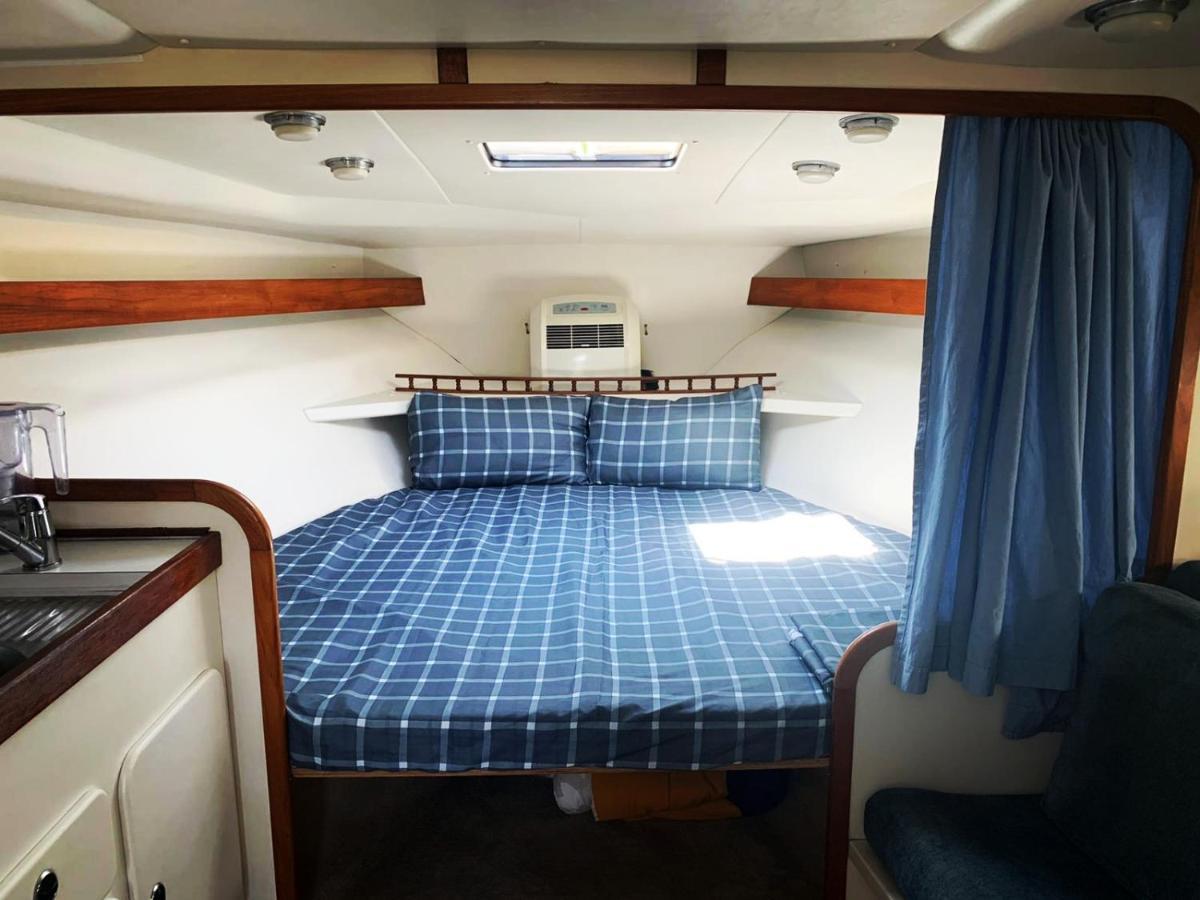Cozy Private Two Yacht In Barcelona With Free Parking