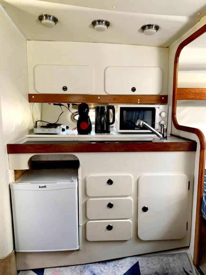 Cozy Private Two Yacht In Barcelona With Free Parking Sant Adria de Besos