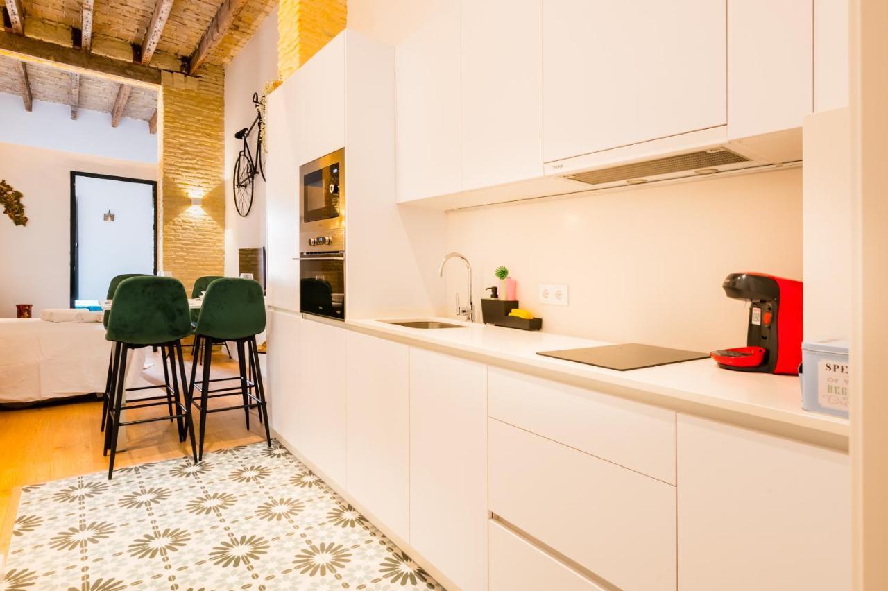 Precioso En Triana Dos Habitaciones. Apartamento *