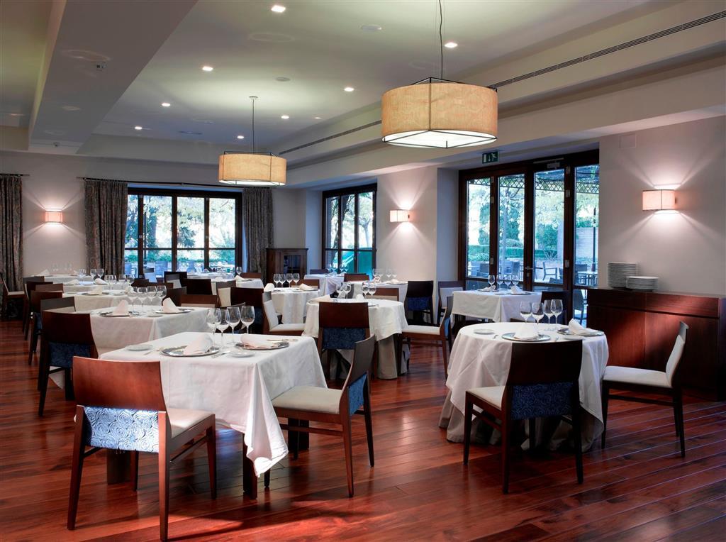 Hotel De 4*