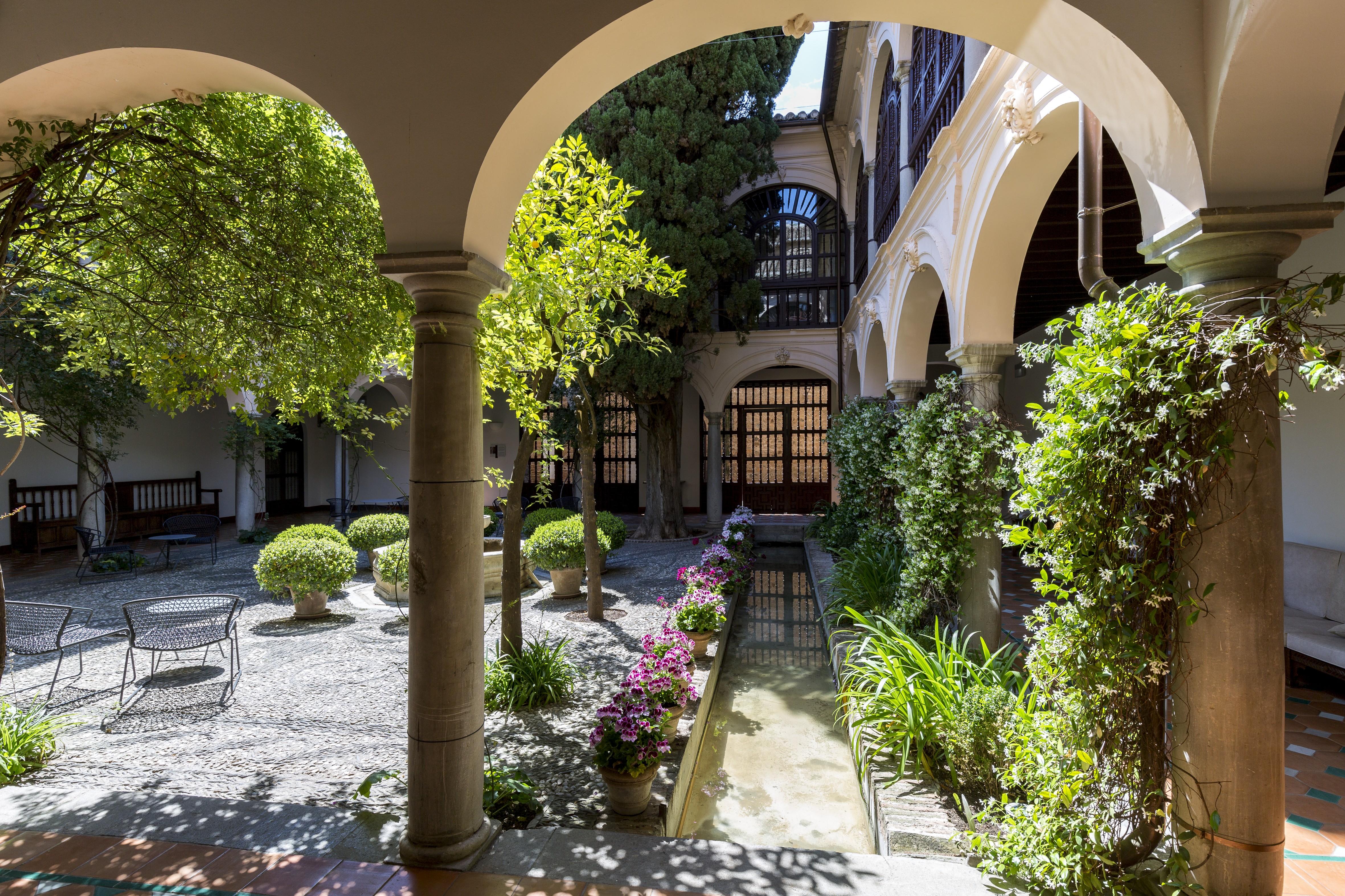 Hotel De 4*