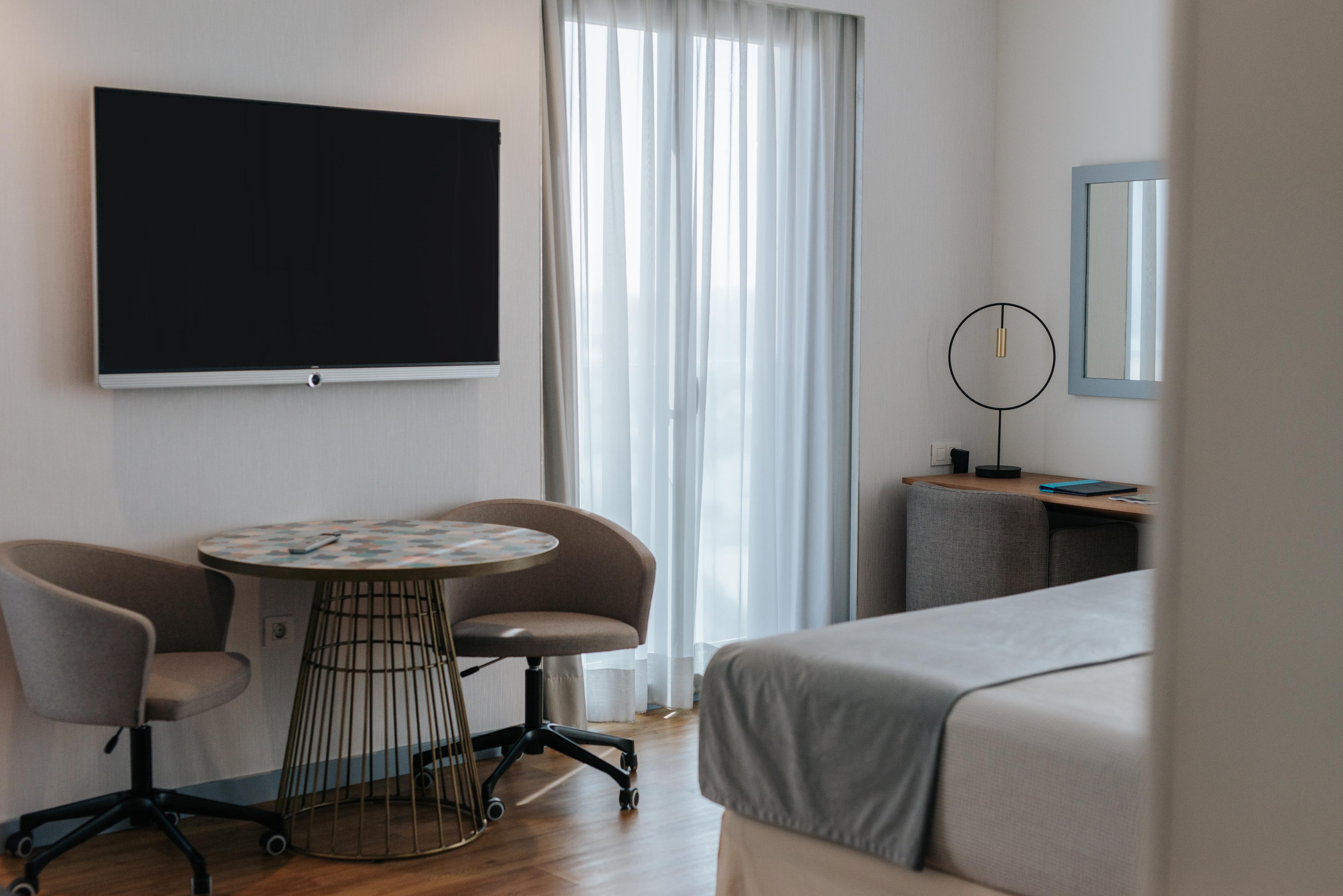 Neptuno Playa & Hotel 4*