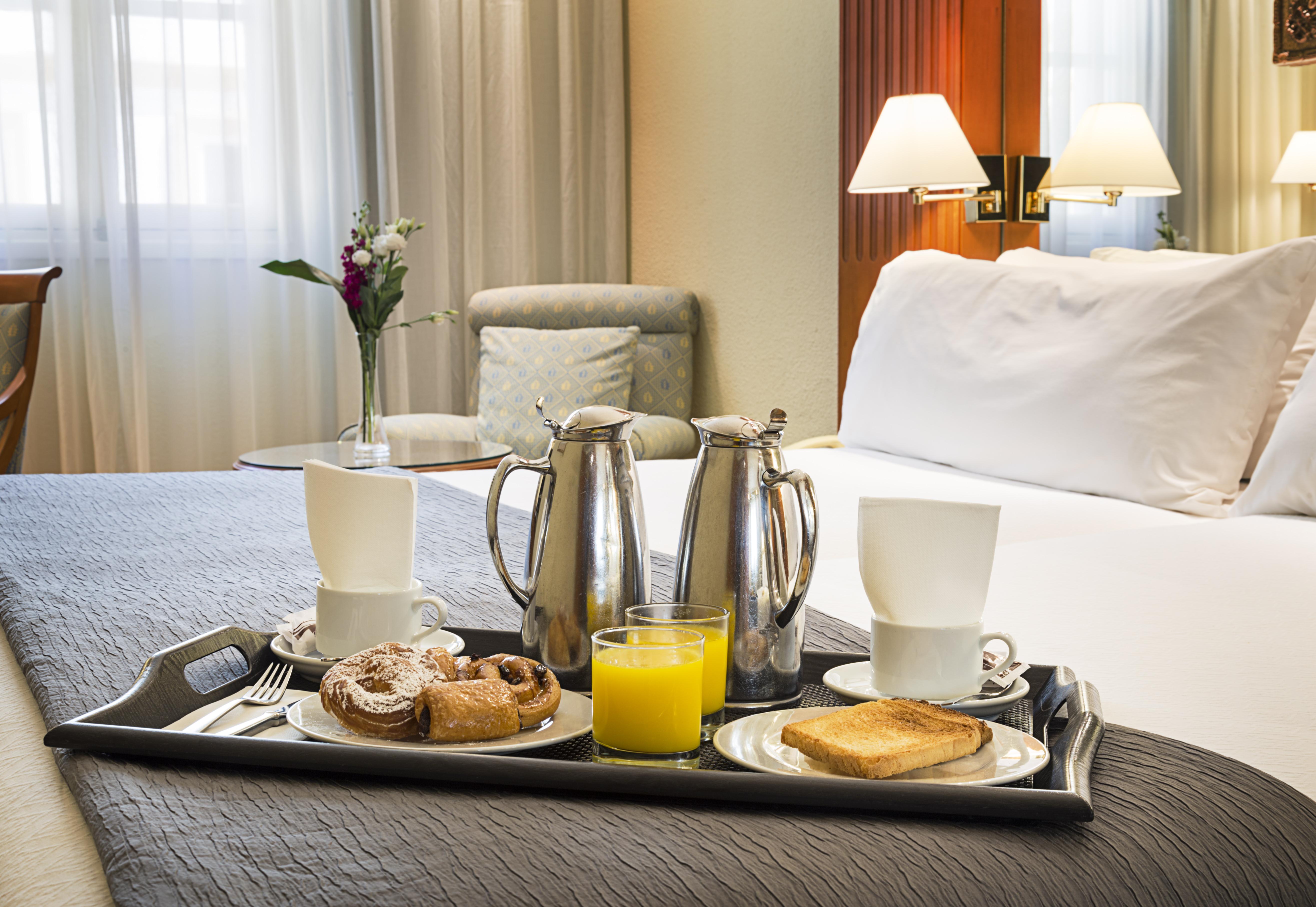 Hotel Macarena 4*