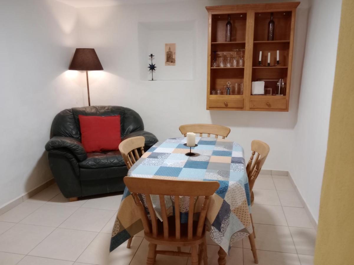 Casa En La Plaza, Vivienda Rural