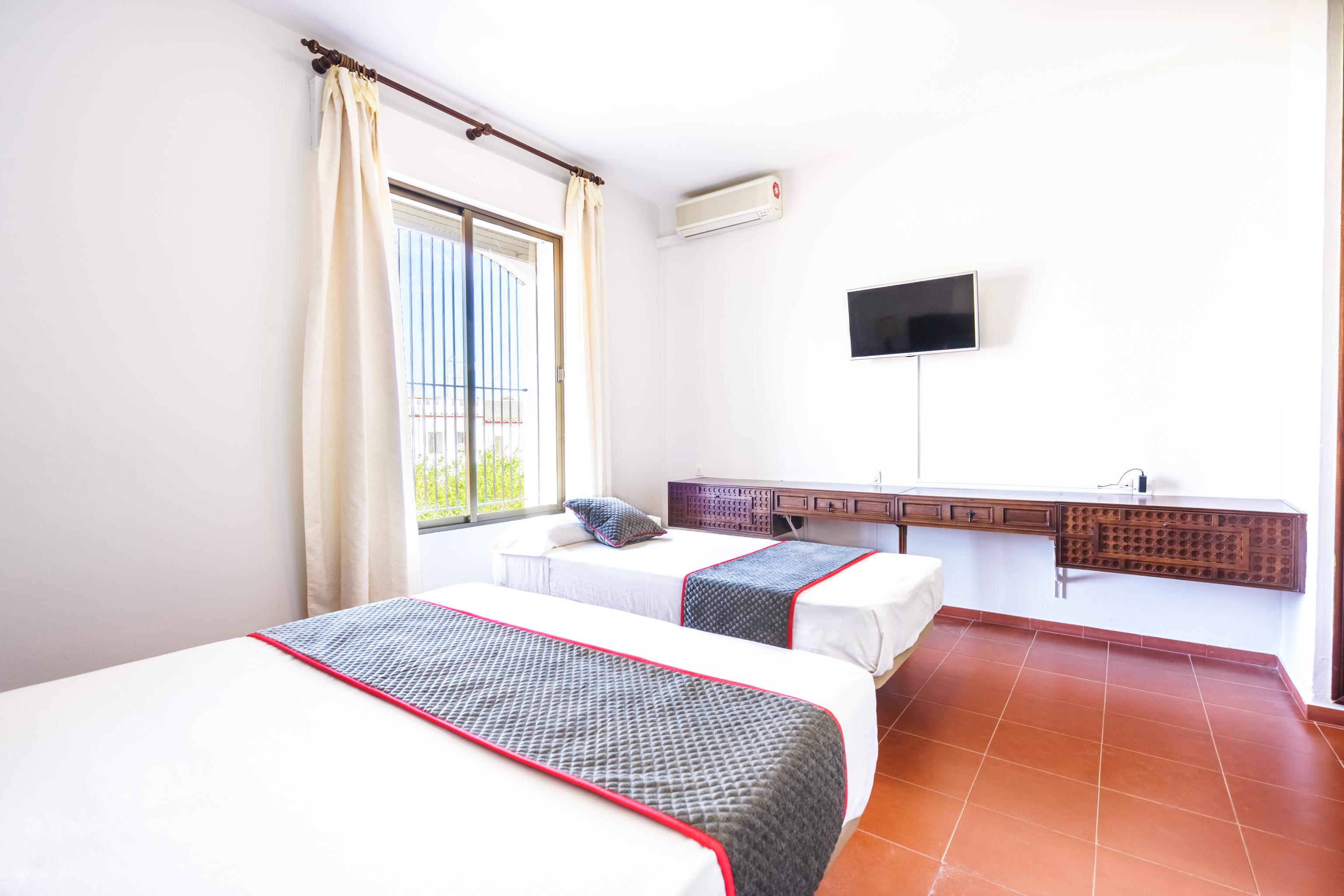 Hotel Oyo Cumbres 2*