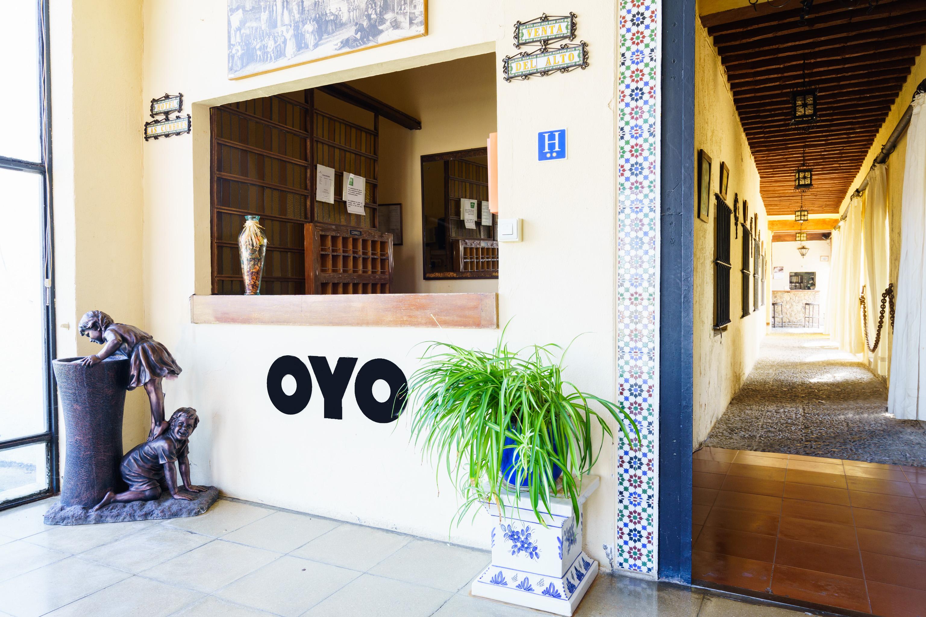 Oyo Cumbres Hotel