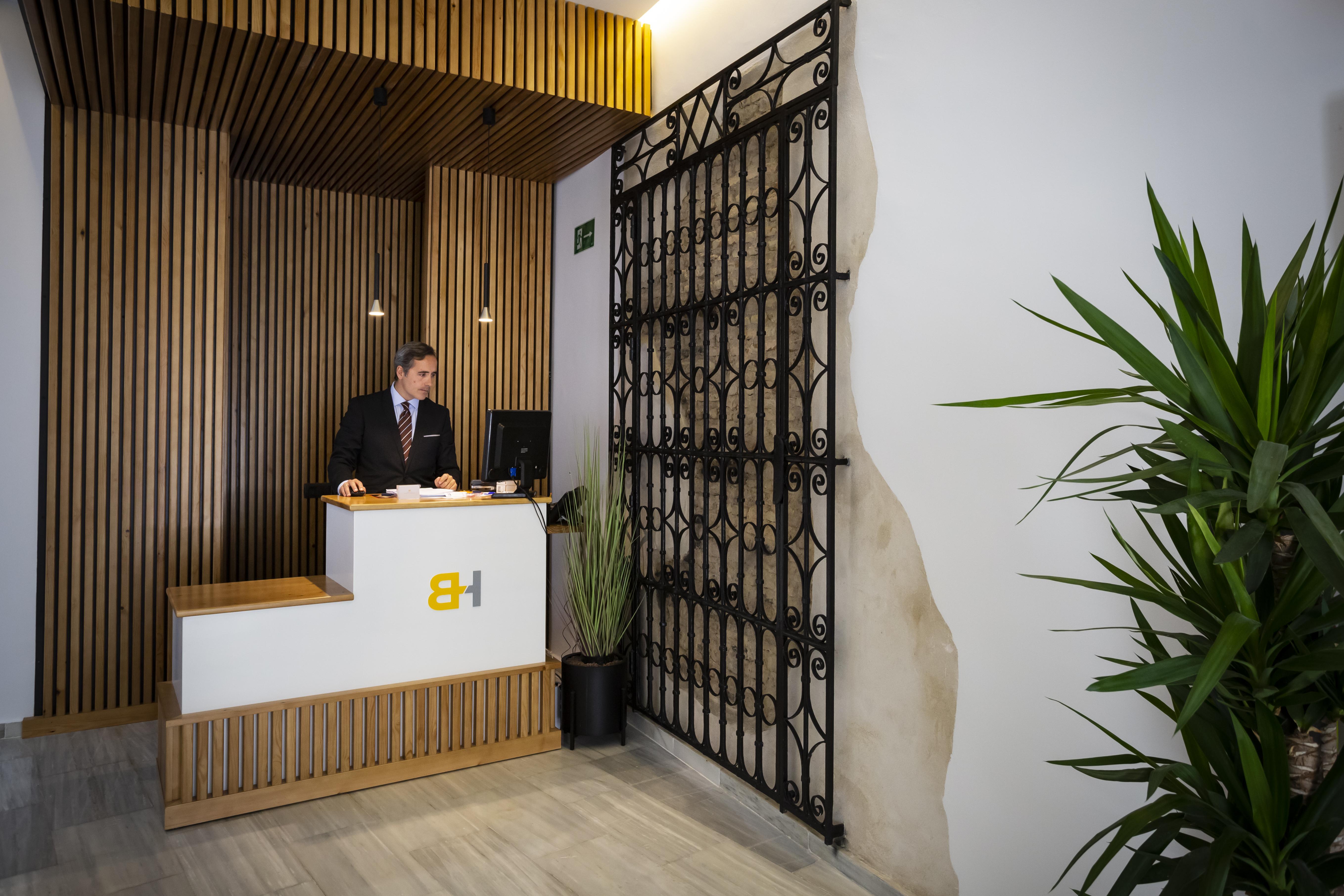 Basic Catedral Hotel