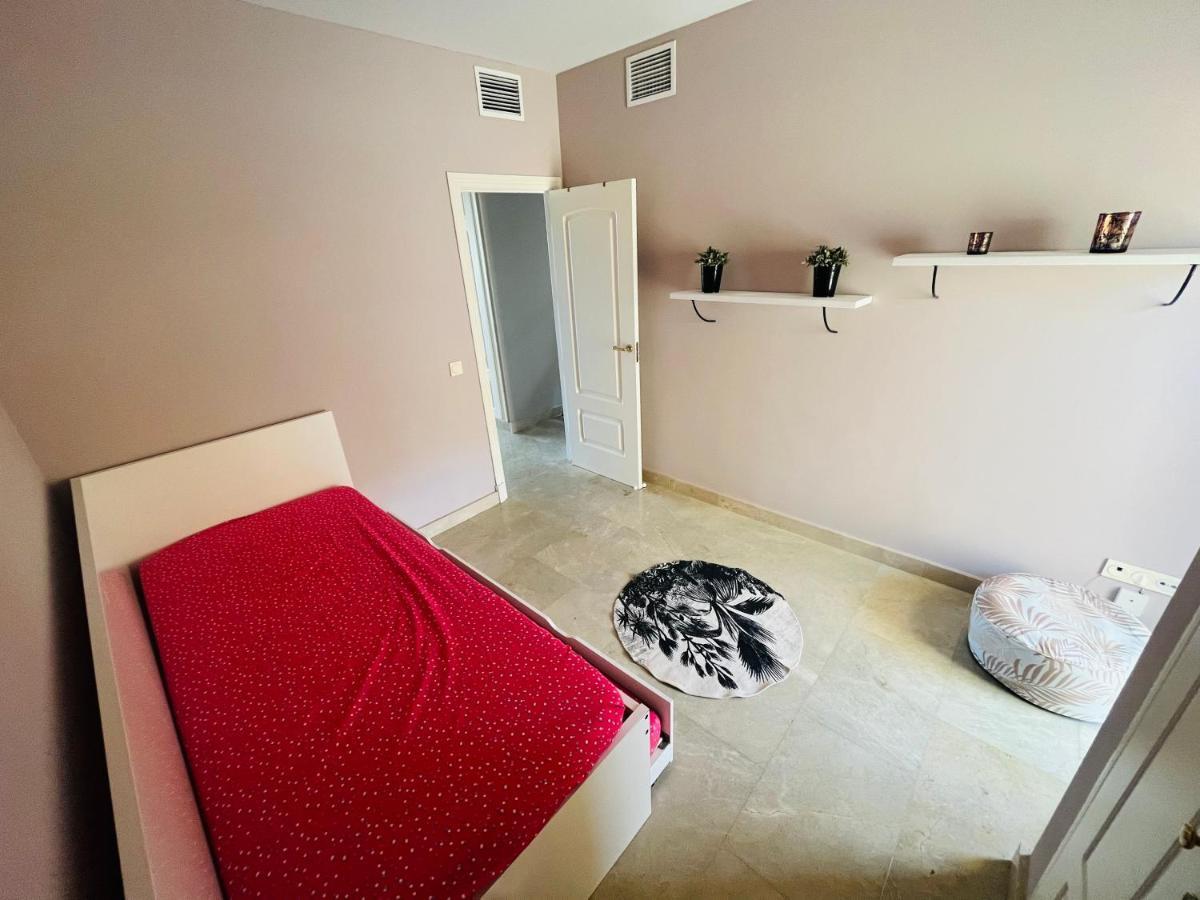 Duquesa Village Apartment *