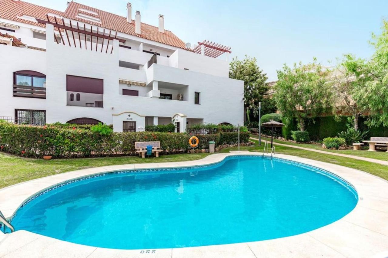 La Buena Vida Duplex: Stylish Retreat With Pool Access Near Puerto Banus Marbella