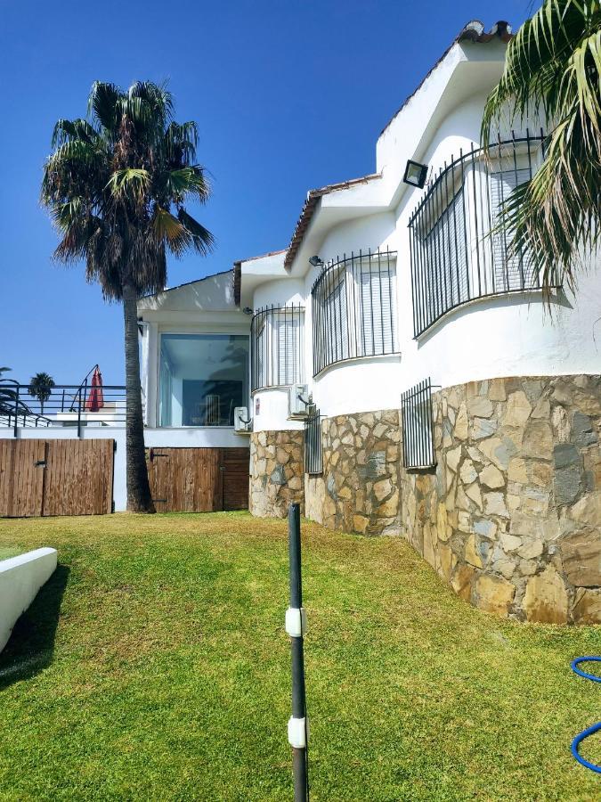 Villa Torreguadiaro - 2 Mins Walk From The Bars And Restaurants San Roque (Andalucia)