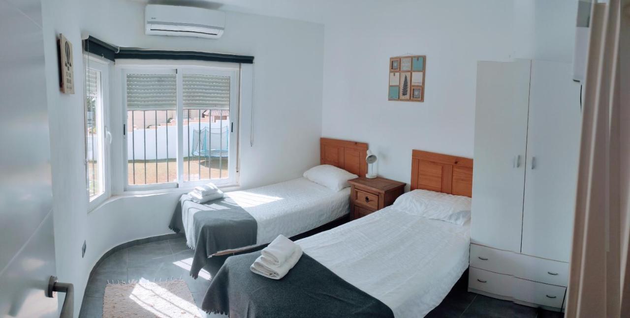 Villa Torreguadiaro - 2 Mins Walk From The Bars And Restaurants *