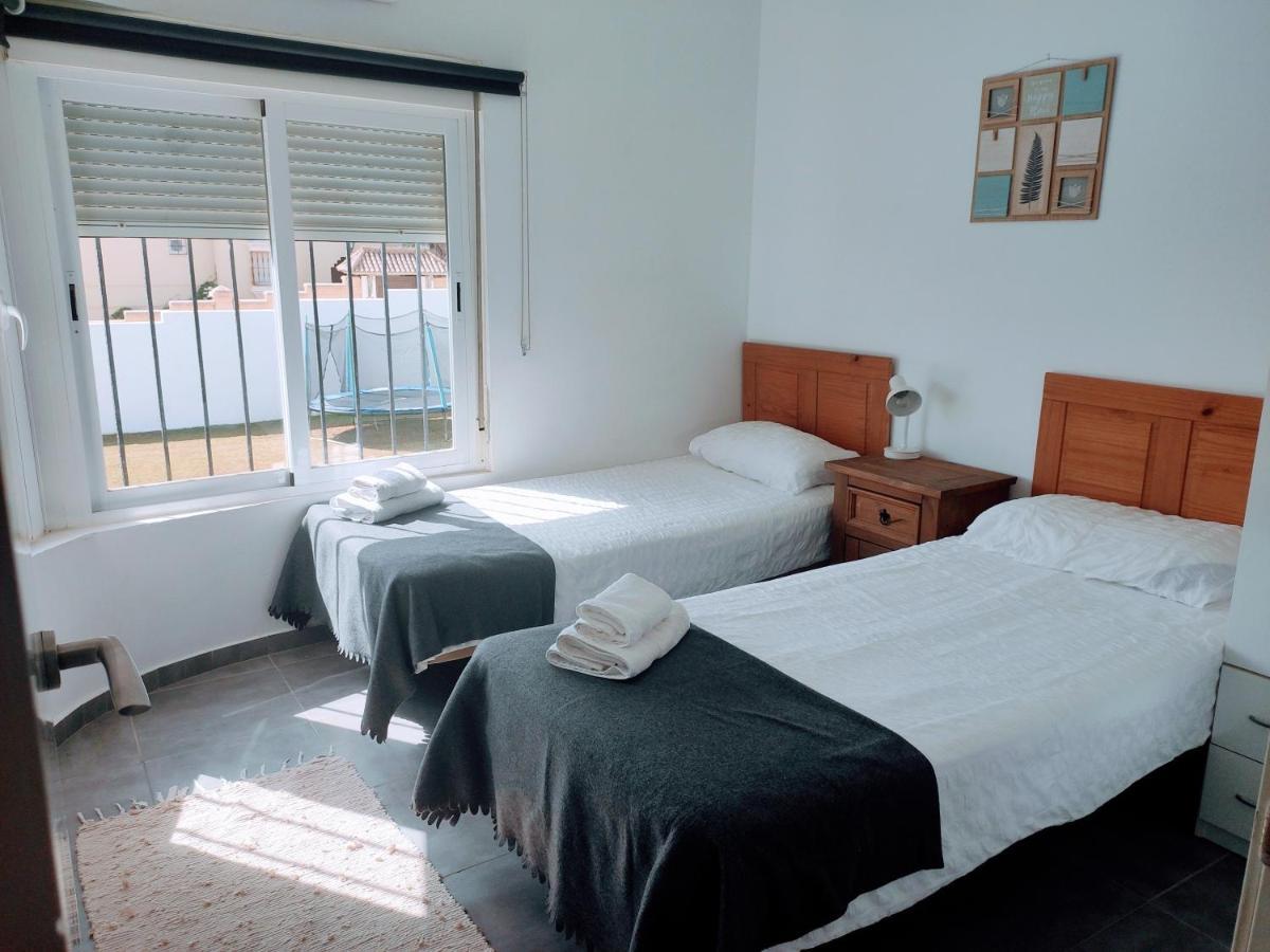 Torreguadiaro - 2 Mins Walk From The Bars And Restaurants *