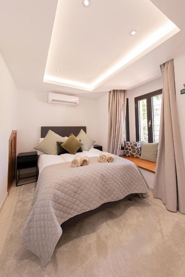 Holiday home Charming Townhouse/5bedrs/front Beach/private Pool