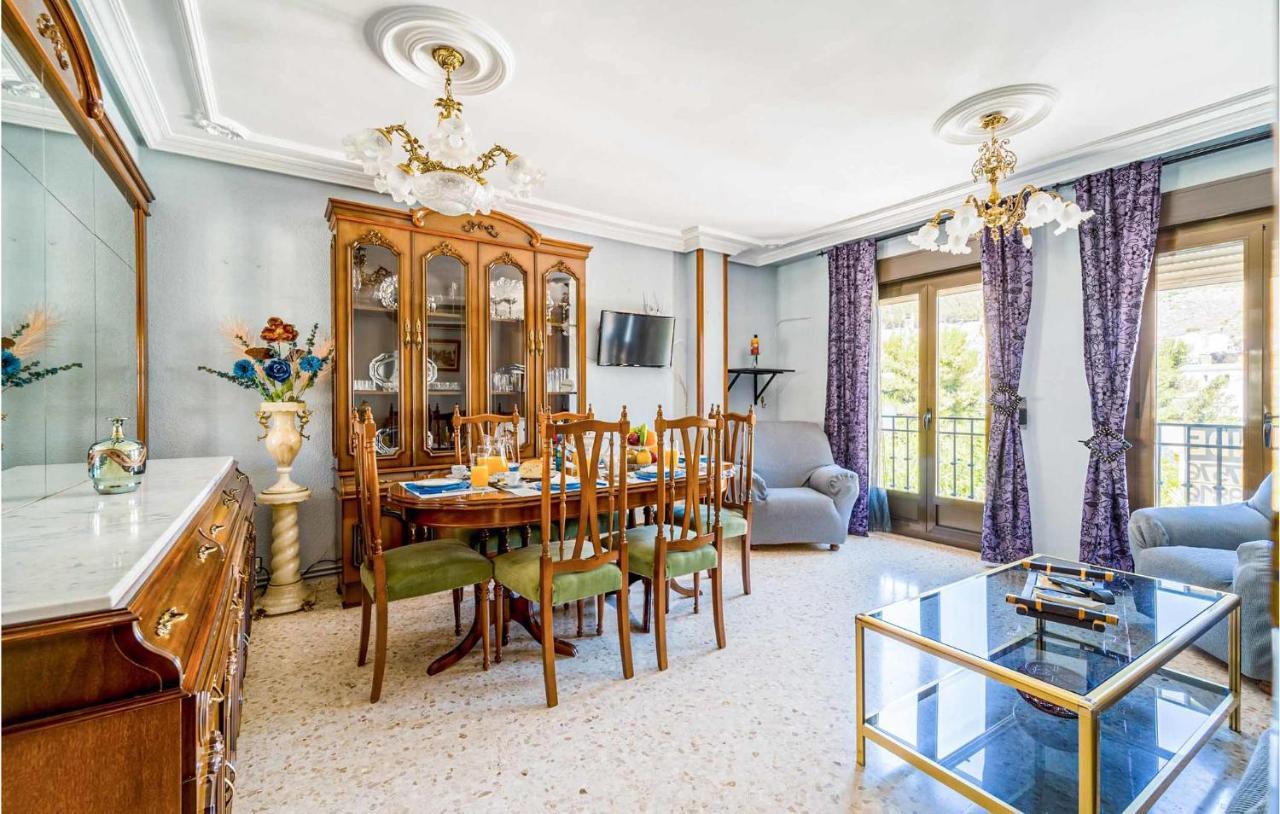 3 Bedroom Cozy In Apartment *