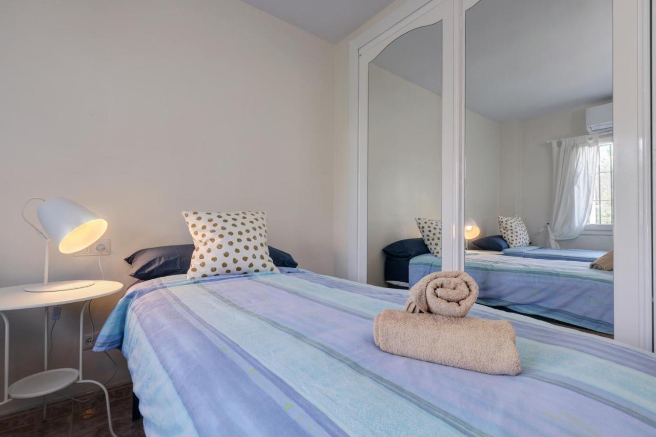 2 Bed W/pool Close To + Amenities Apartment Sitio de Calahonda