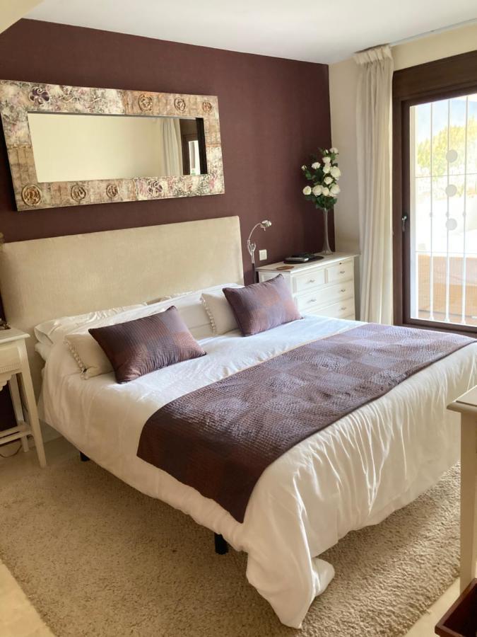 Modern In Village Centre With Underground Parking Apartamento *