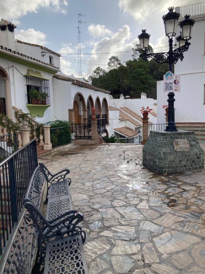 Modern In Village Centre With Underground Parking Apartamento *