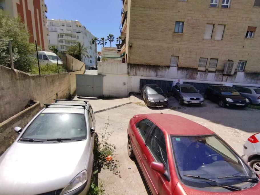 Bonito Piso Cerca De La Playa Con Parking Privado *