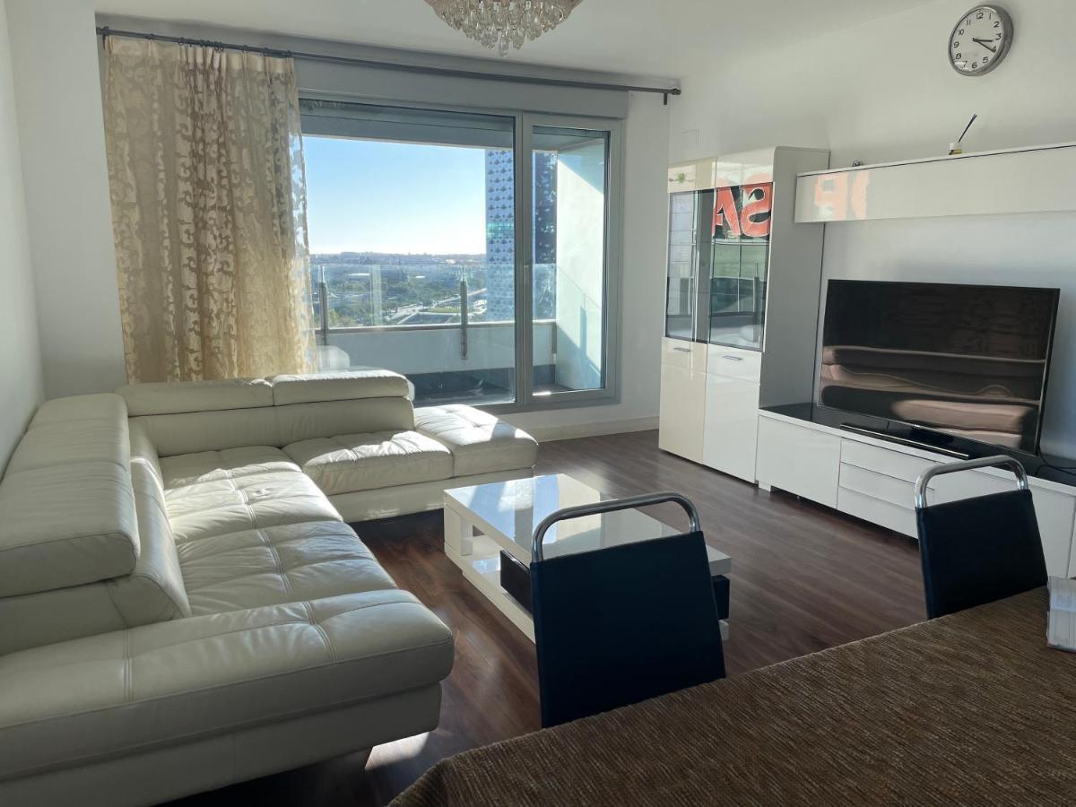 Apartment Fira De Barcelona View With Garage Parking