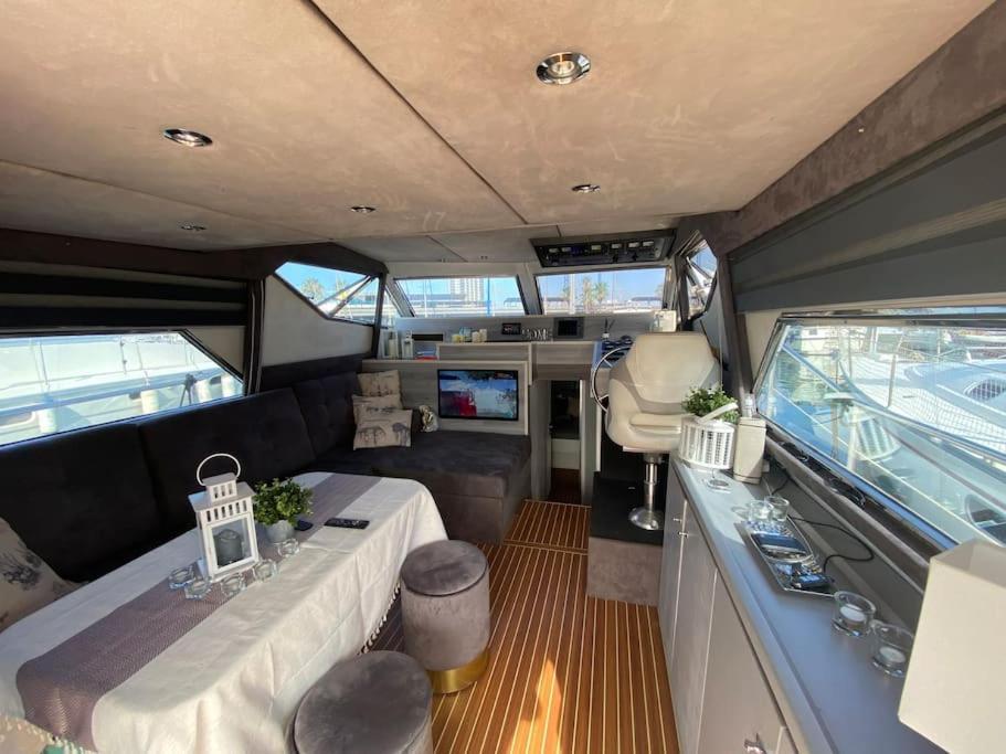 Hotel en barco Barco Muy Romantico Con Parking!
