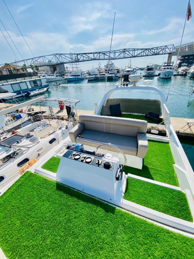 Barco Muy Romantico Con Parking! Hotel en barco Sant Adrià de Besòs